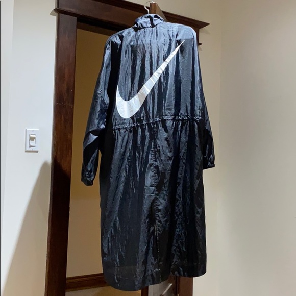 Nike Trench Length Windbreaker - Picture 3 of 3